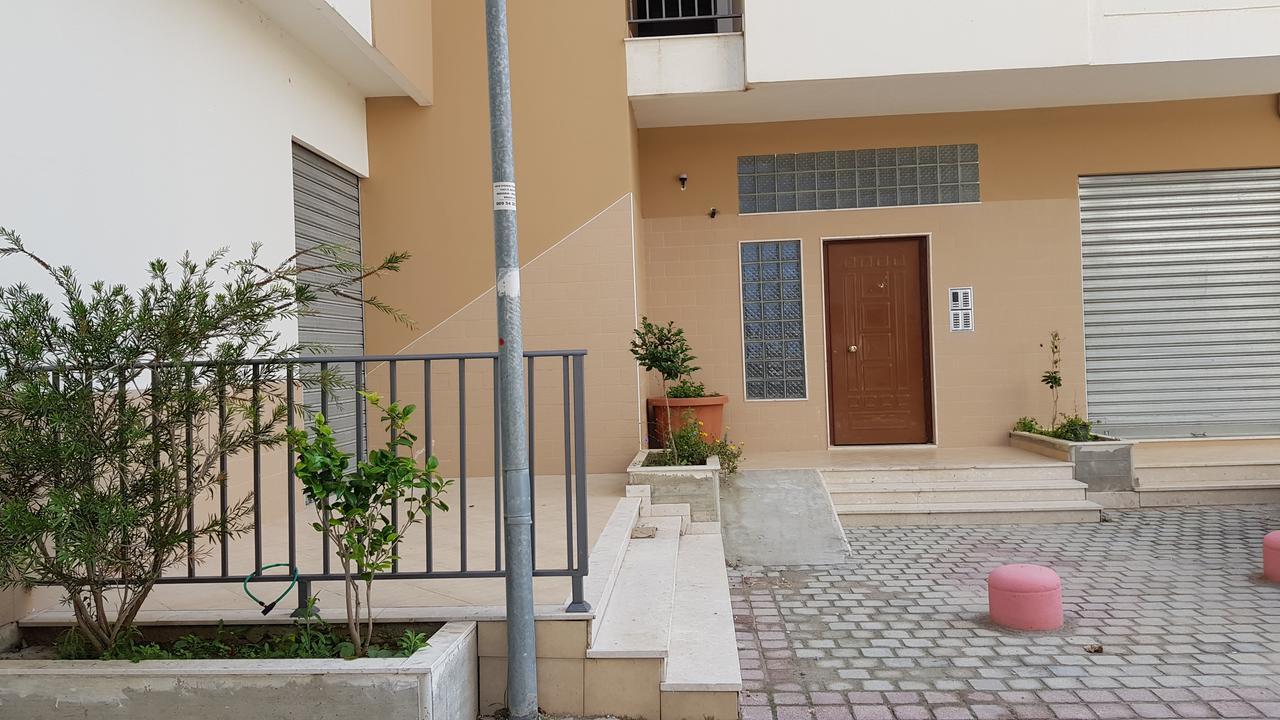 Giallo Apartment *